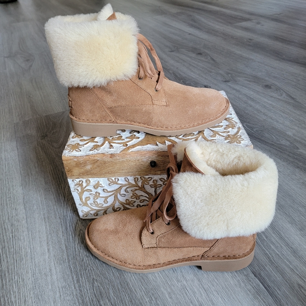 UGG Weylyn Suede Boot - Picture 1 of 8